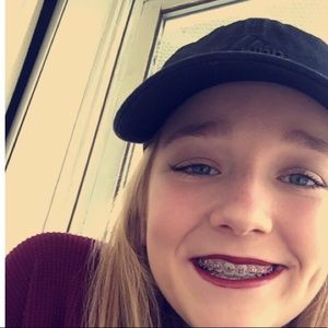 Meet your Posher, Ava